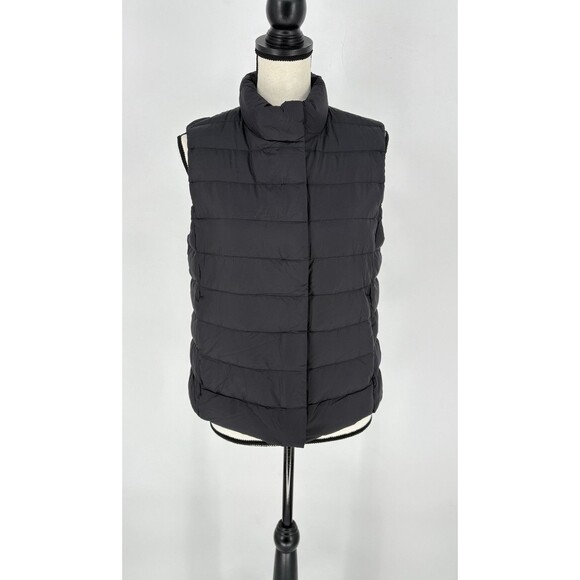 Uniqlo‎ Vest Womens Black Puffer Ultra Light Down Full Zip Winter  Size Small - Picture 1 of 12